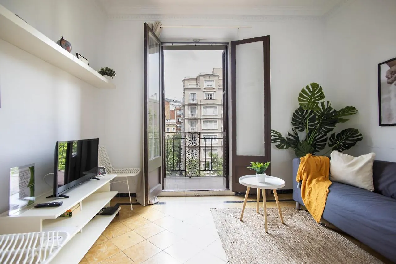 31Par1008 - Mediterranean Style Apartment Barcelona Spain