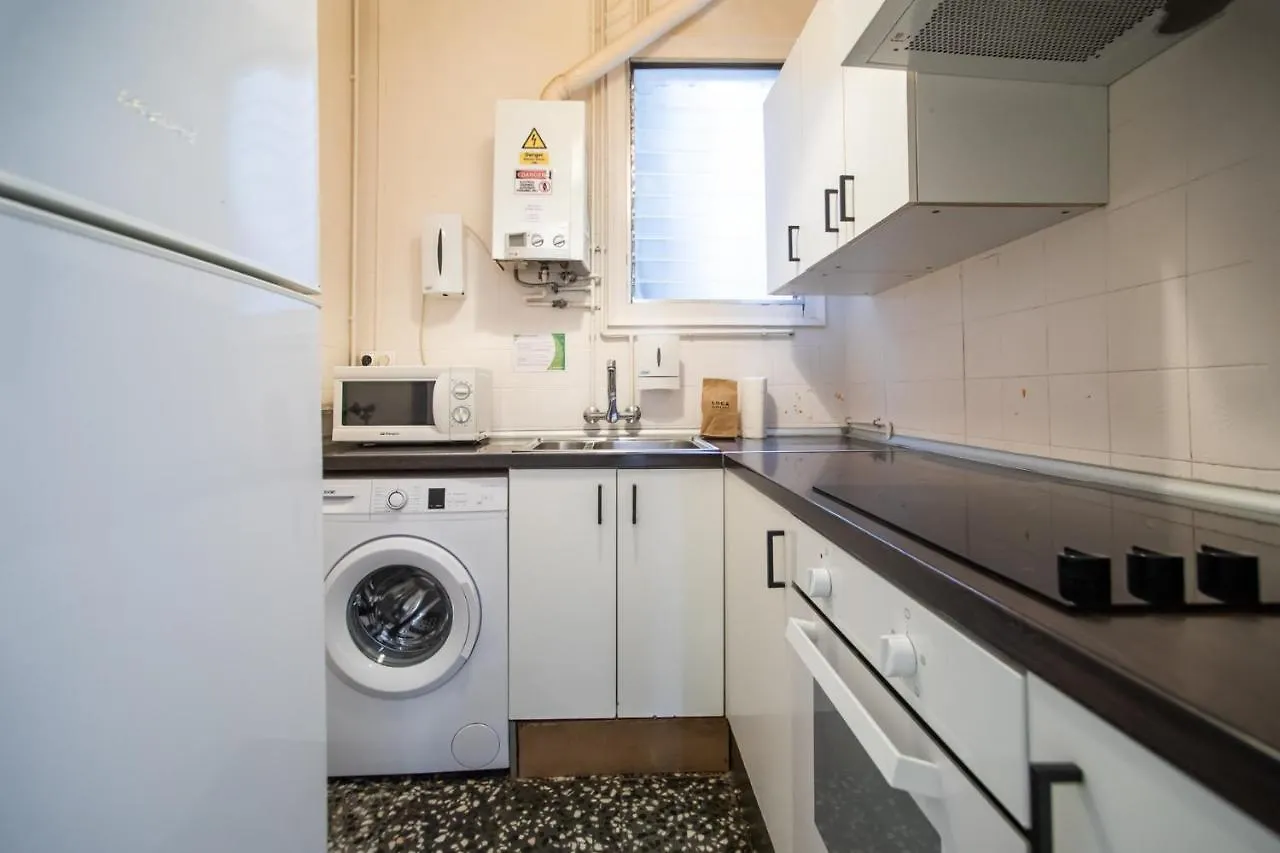 31Par1008 - Mediterranean Style Apartment Barcelona Spain