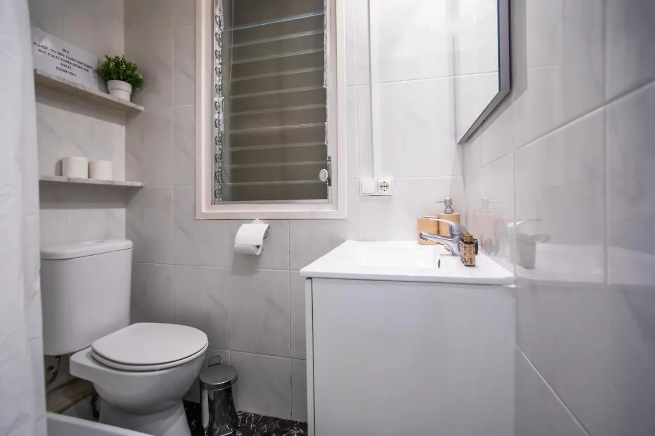 31Par1008 - Mediterranean Style Apartment Barcelona Spain